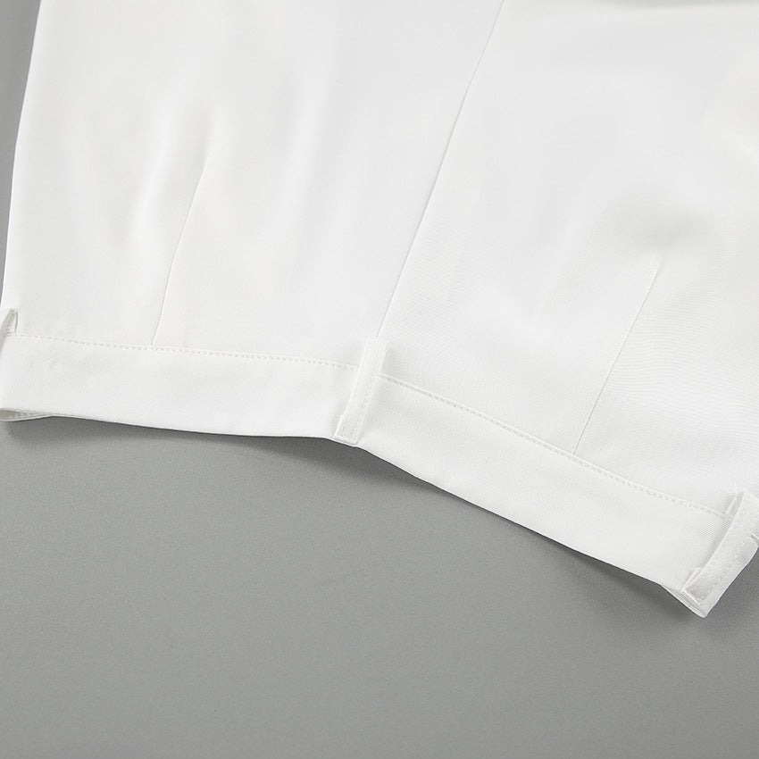 Pantaloni donna essenziali, vita alta, gamba dritta ampia. Versatili per eleganza casual o formale.