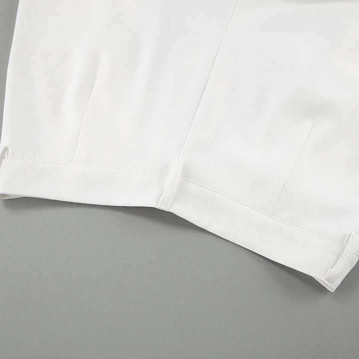 Pantaloni donna essenziali, vita alta, gamba dritta ampia. Versatili per eleganza casual o formale.