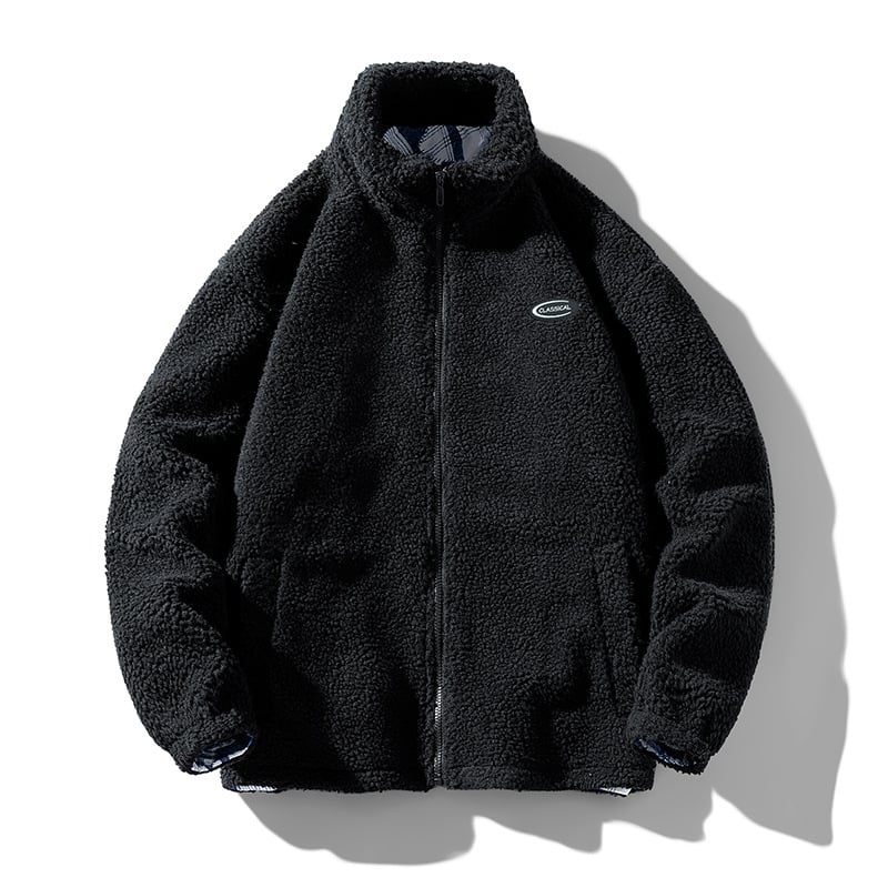 Cappotto invernale uomo nero a vestibilità ampia per comfort e stile casual. Giacca calda e moderna per l'inverno.