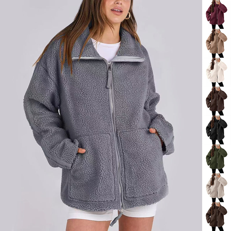 Giacca in pile donna, colletto a punta. Ideale per autunno/inverno. Comfort e stile casual.