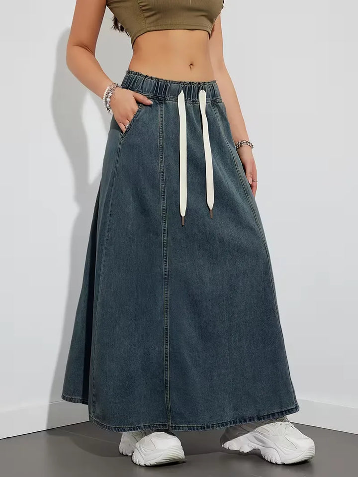 Gonna in denim elasticizzato da donna, vestibilità comoda, lunghezza maxi per ogni occasione casual.