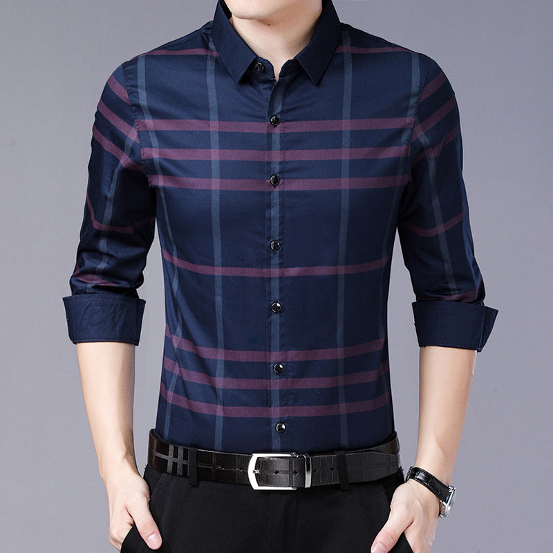 Camicia uomo elegante slim fit a maniche lunghe con moderno motivo a griglia. Perfetta per look casual chic.