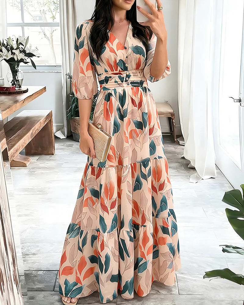 Modella indossa abito donna elegante con volant e maniche 3/4, look raffinato e moderno.