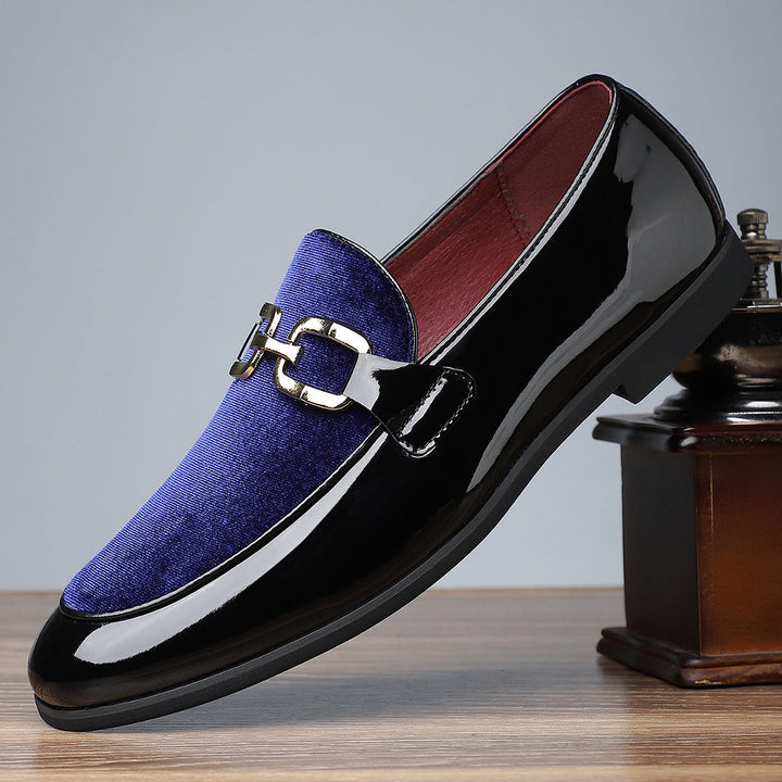 Scarpe uomo eleganti business casual con punta affusolata. Perfette per ufficio o eventi formali.