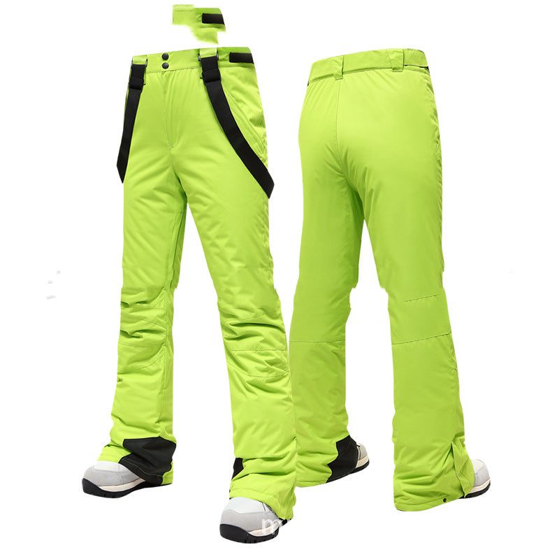 Dettaglio tessuto tecnico pantaloni sci donna, traspirante e resistente all'acqua e neve.