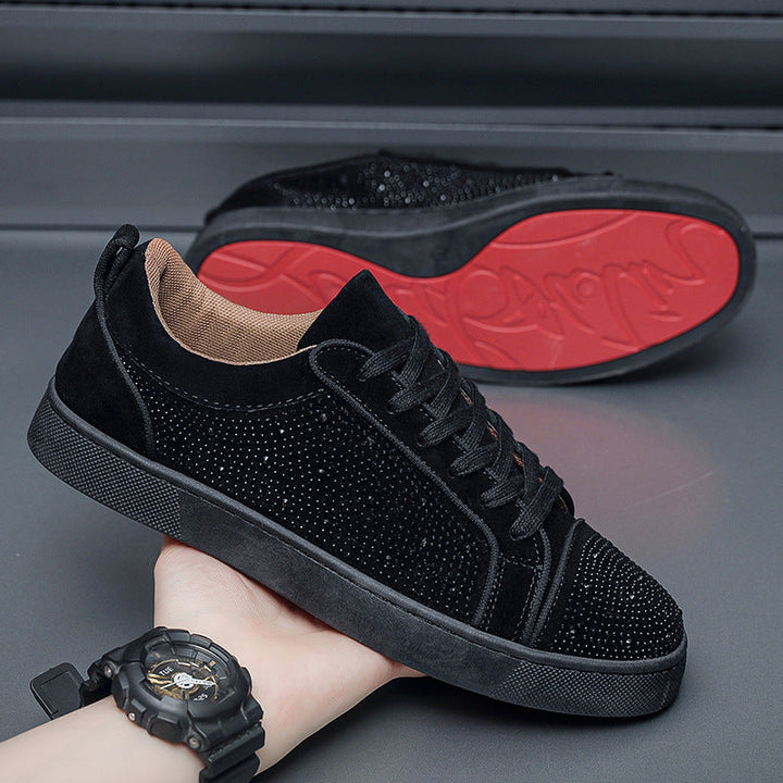 Sneakers sportive uomo basse nere per comfort quotidiano. Scarpe traspiranti con ottima aderenza, ideali per ogni stagione.