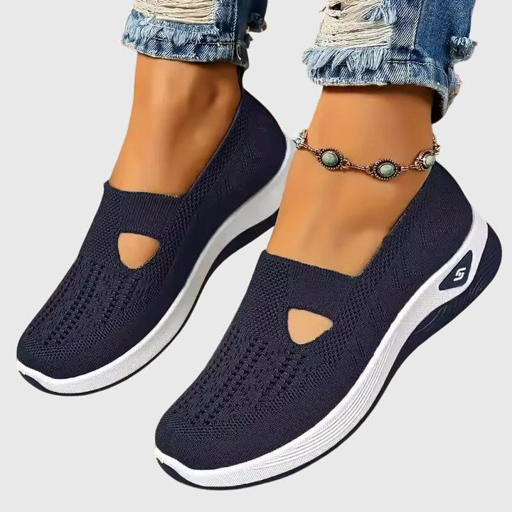 Sneakers slip on donna senza lacci, traspiranti, con suola spessa per calzata facile e comfort.