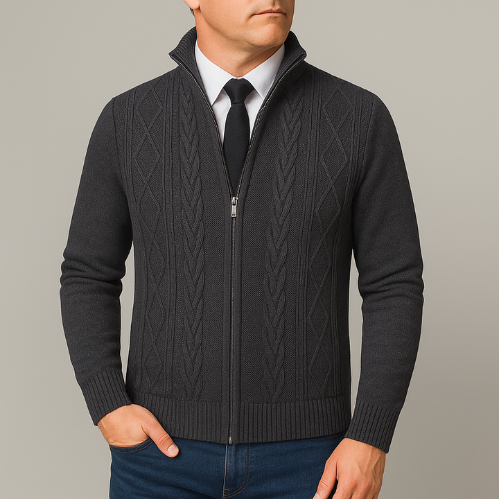 Maglione uomo collo alto con cerniera, perfetto per l'autunno. Un tocco di eleganza nella moda maschile.