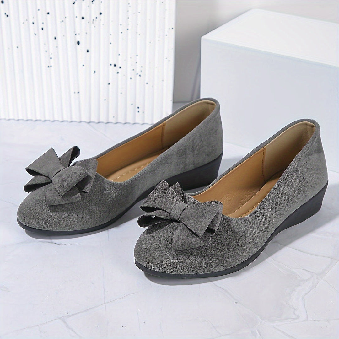 Scarpe ballerine donna, fiocco e suola imbottita, per camminare con leggerezza e stile.