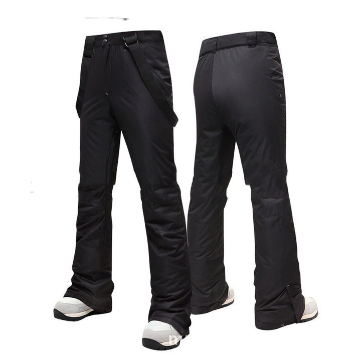 Modella indossa pantaloni sci donna neri, perfetti per escursionismo e attività outdoor.