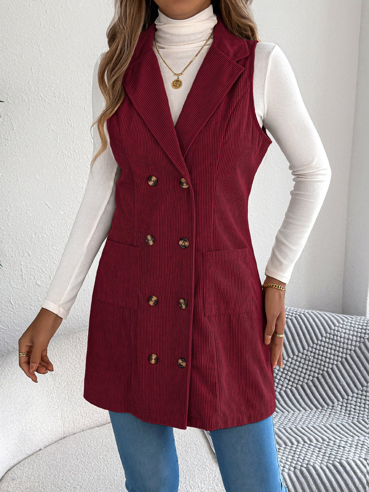 Gilet lungo casual doppiopetto per donna, un capo versatile per la moda autunno/primavera.