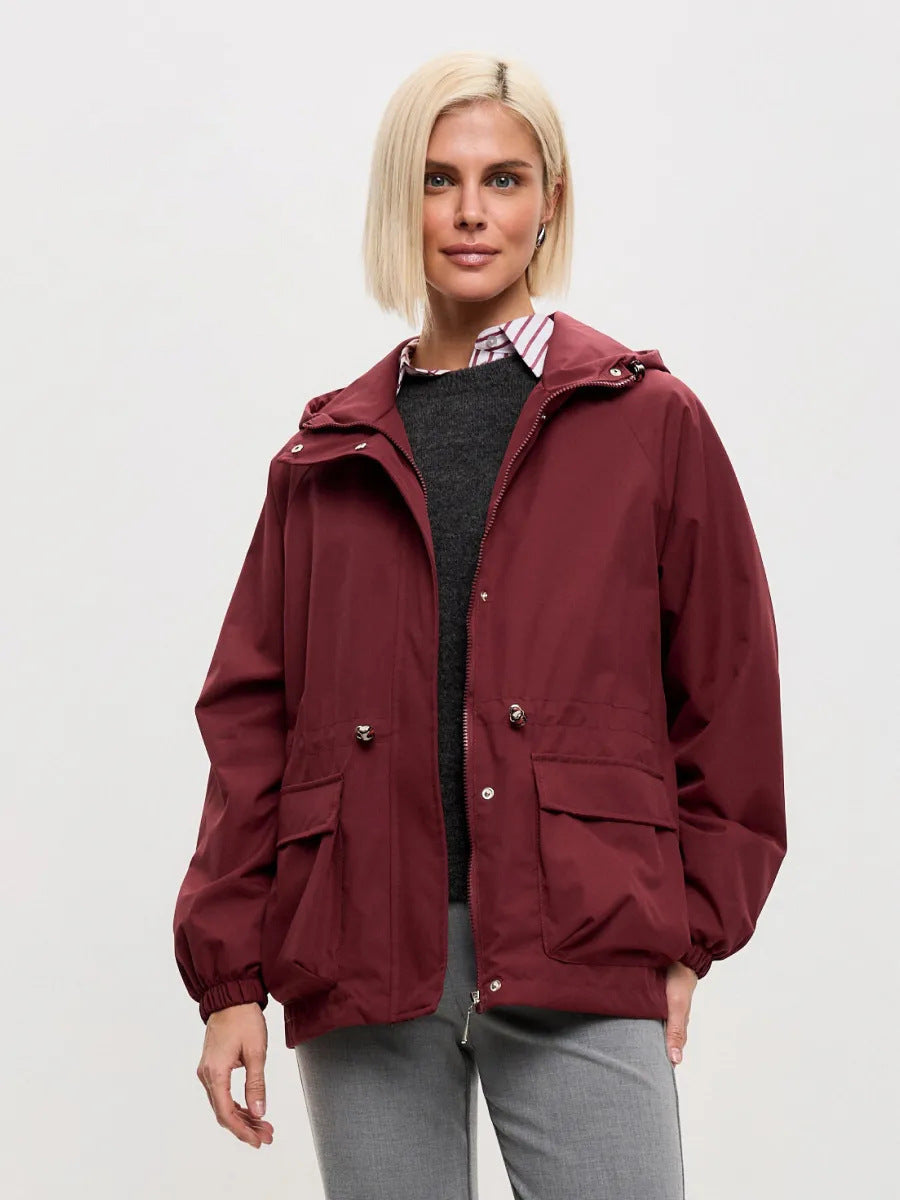Nuova collezione: giacca donna leggera con cappuccio, un capospalla moda per primavera autunno.