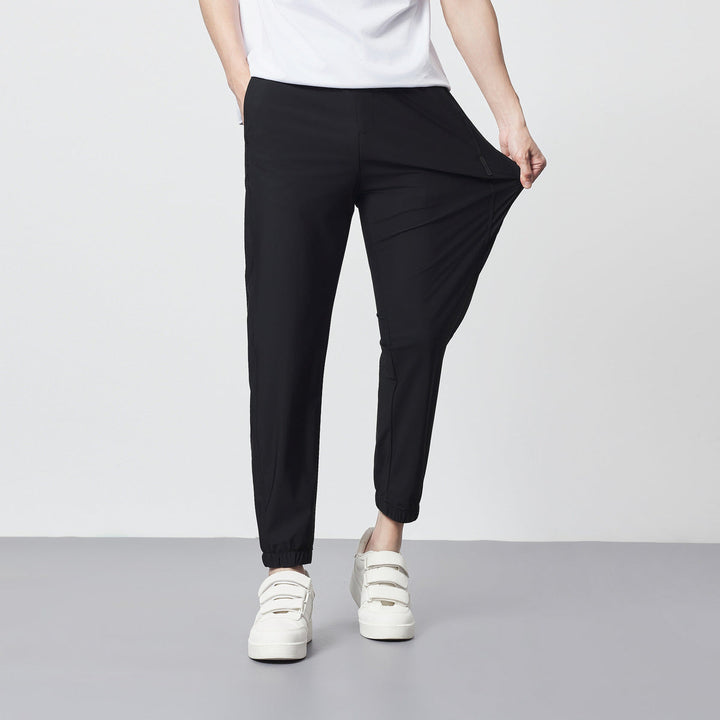 Pantaloni cropped uomo leggeri e versatili con coulisse, perfetti per un'estate casual e di tendenza.