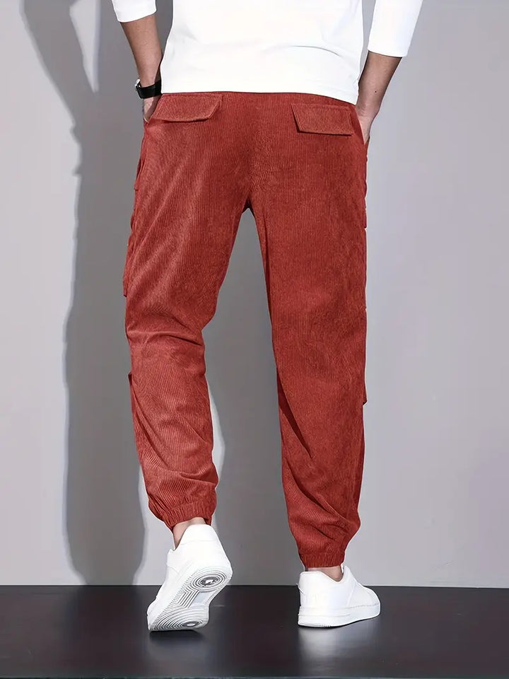 Pantaloni cargo slim fit con coulisse, per un look moderno e casual uomo.