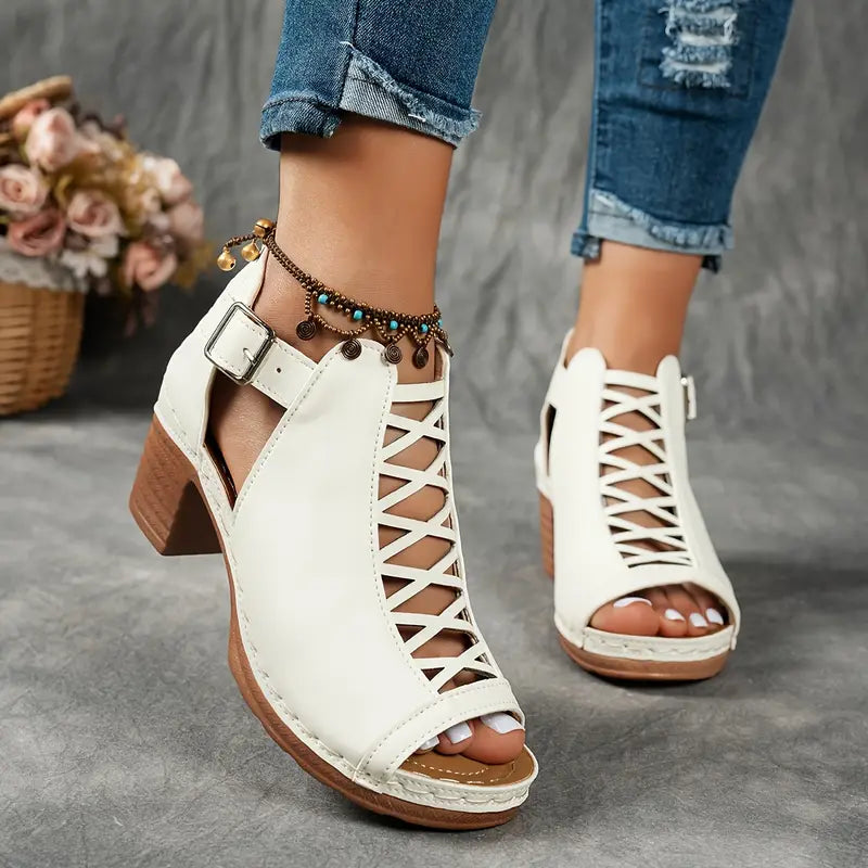 Sandali eleganti donna estivi con tacco, fibbia e punta aperta. Scarpe comode e alla moda.