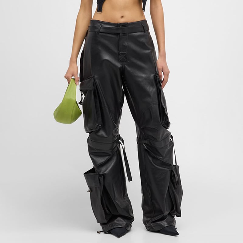 Moda femminile: pantaloni a vita alta con gamba dritta, neri, ideali per un abbigliamento casual chic e confortevole.