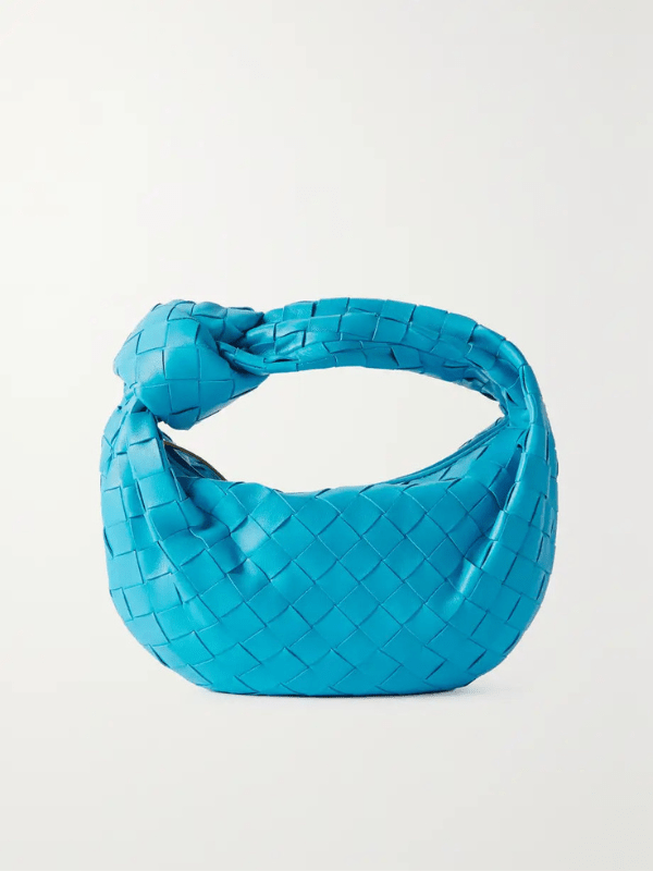 Raffinata borsa intrecciata, l'accessorio donna perfetto per ogni stile e occasione.