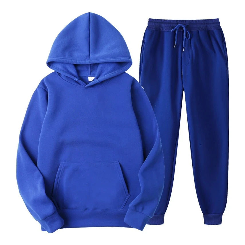 Set uomo completo: felpa e pantaloni in tessuto morbido, perfetto per attività sportive e relax.