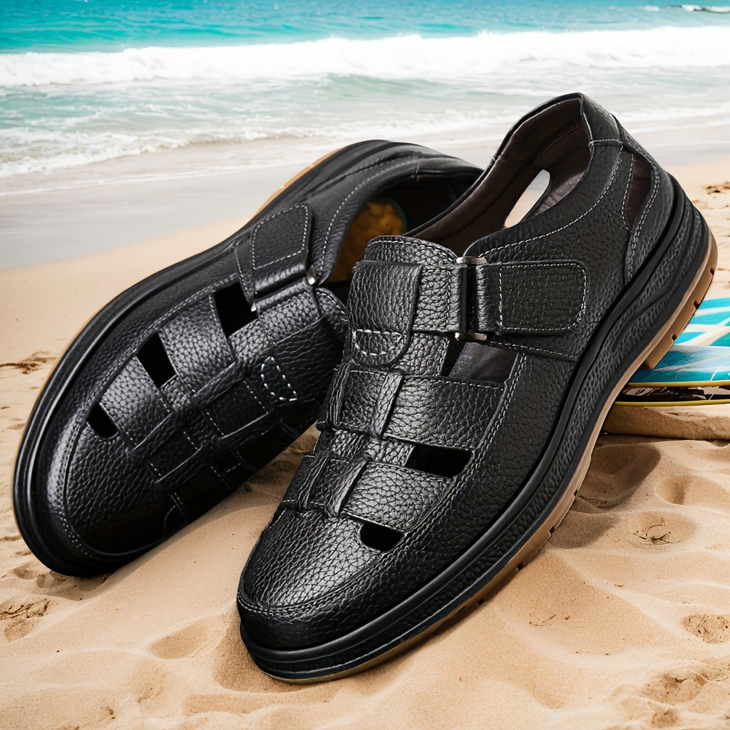 Sandali uomo casual in pelle per l'estate, aperti e versatili. Scarpe comode e traspiranti ogni giorno.