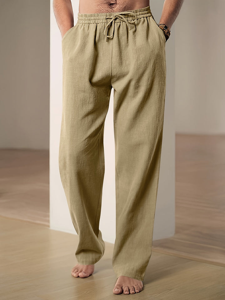 Pantaloni estivi uomo tinta unita, taglio rilassato, ideali per vacanze, spiaggia e look casual.
