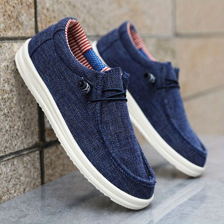 Scarpe slip-on uomo leggere, comode e traspiranti. Perfette per moda casual primavera/estate.