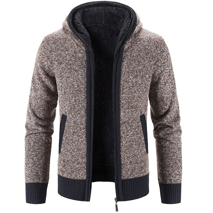 Cardigan uomo con cappuccio versatile e caldo. Perfetto come felpa o maglia casual per ogni occasione.