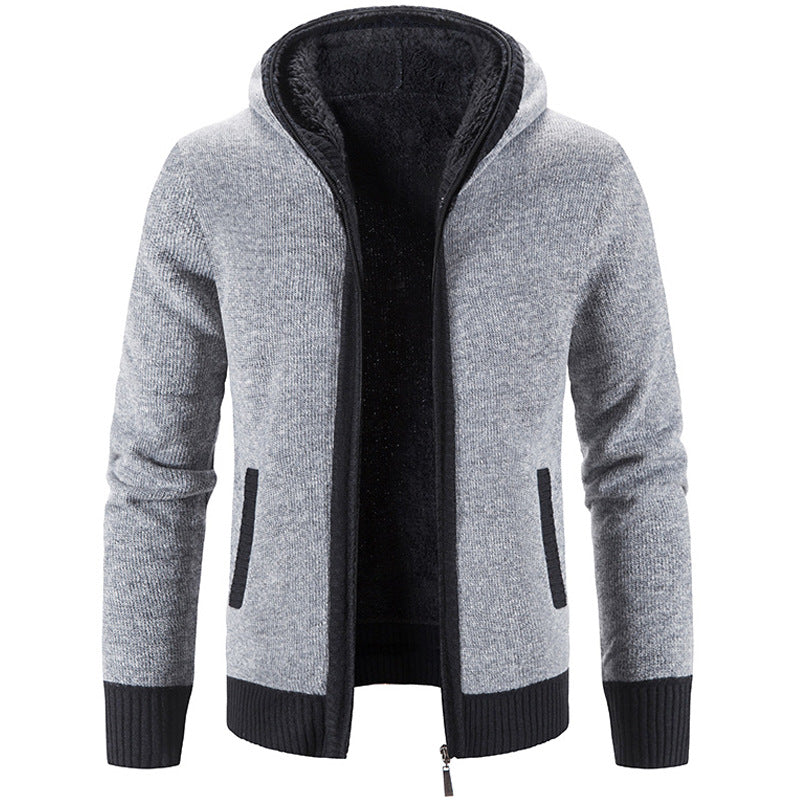 Cardigan uomo con cappuccio e zip, stile casual elegante. Ideale per comfort e moda maschile.