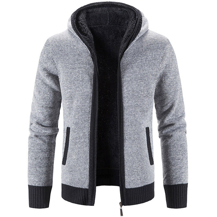 Cardigan uomo con cappuccio e zip, stile casual elegante. Ideale per comfort e moda maschile.