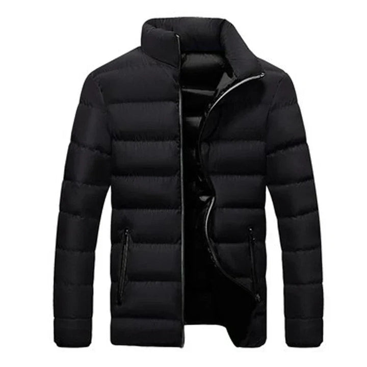Giacca Trapuntata Leggera Uomo, stile casual. Ottima per comfort e calore in inverno con chiusura a zip.