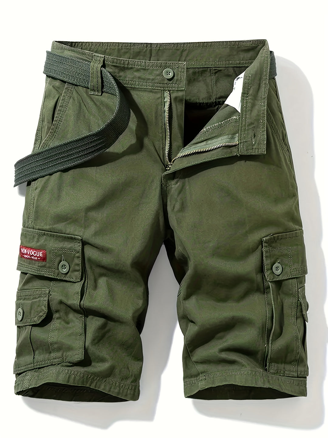 Dettaglio delle tasche multiple sui bermuda cargo uomo. Spaziosi e pratici per escursioni e abbigliamento funzionale.