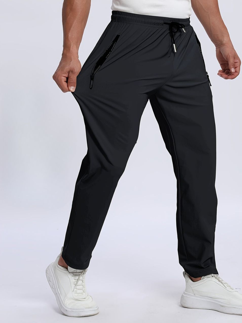 Pantaloni uomo leggeri per primavera estate, ideali per viaggio e tempo libero all'aperto.