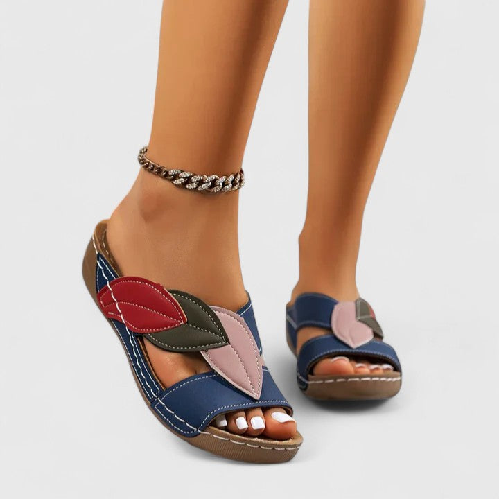 Sandali zeppa ortopedici donna, stile moderno e plantare ammortizzato per comfort e benessere del piede.