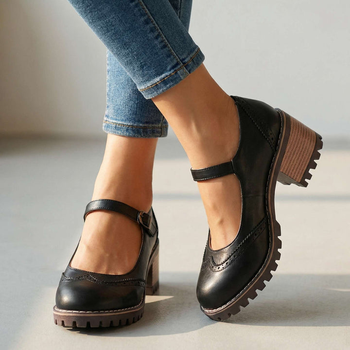 Scarpe donna Mary Jane vintage con tacco stabile e cinturino regolabile. Eleganza retrò per ogni giorno.
