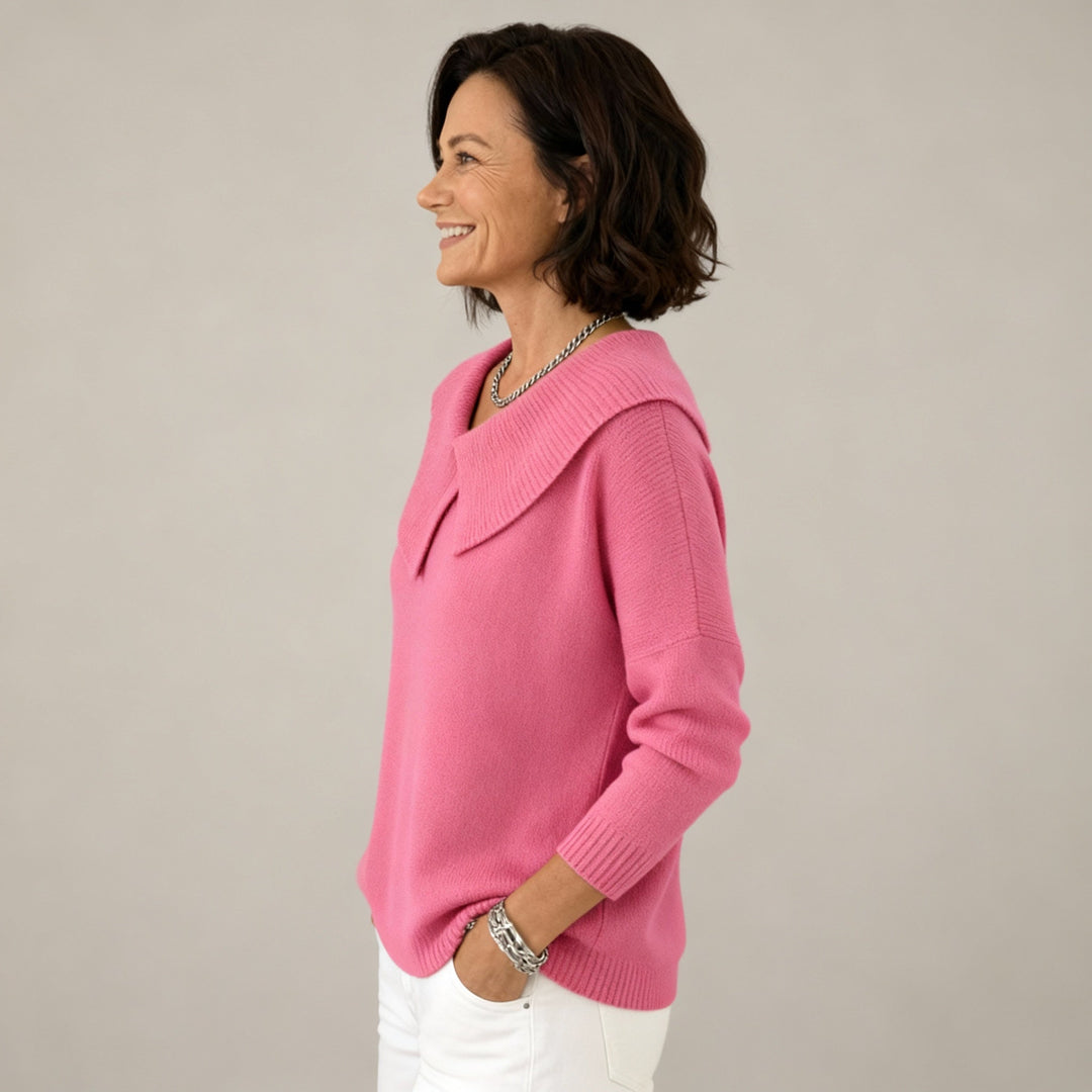 Maglione verde donna elegante con collo sciallato, un capo caldo e di tendenza per l'inverno.