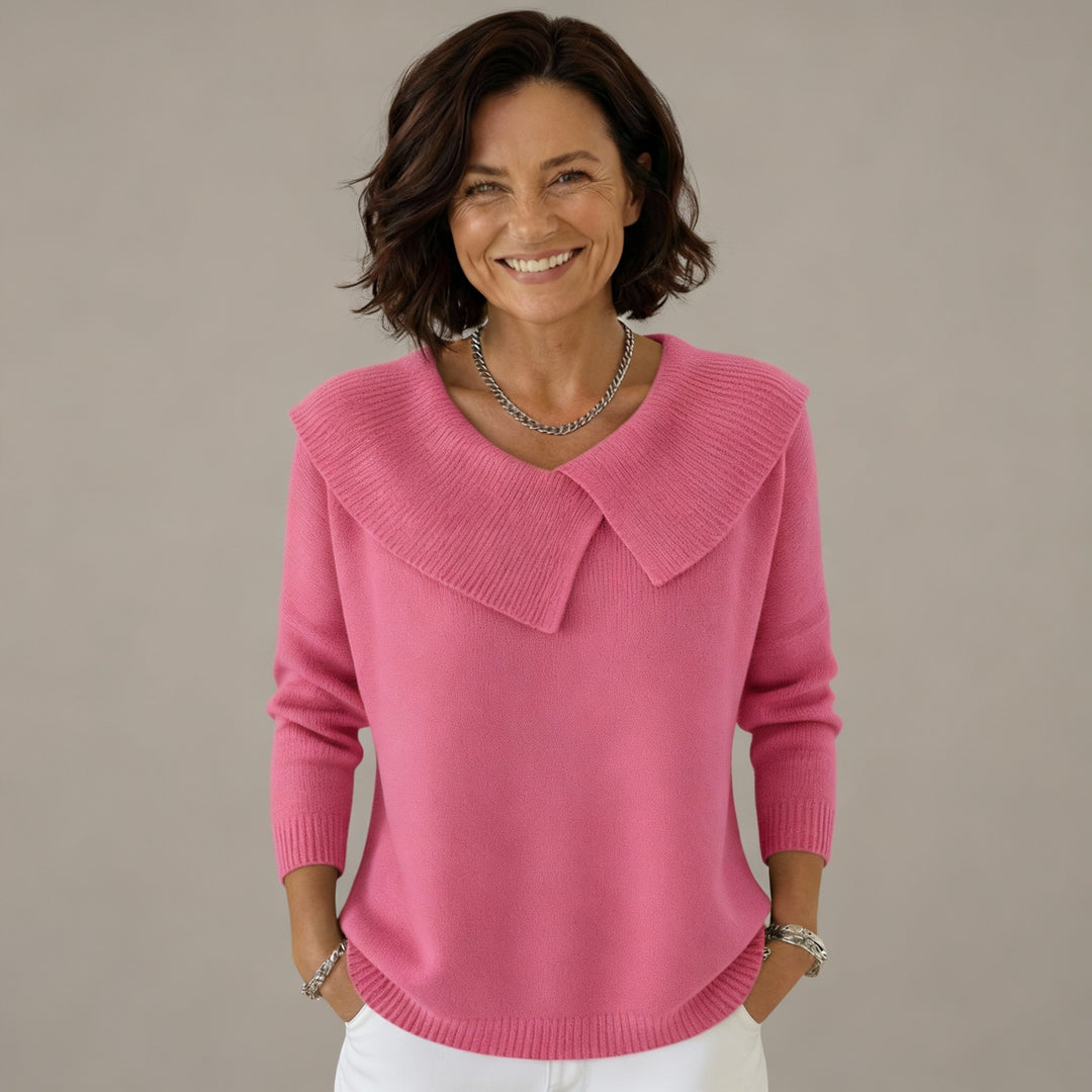 Maglia donna rosa con collo sciallato, comoda e calda, ideale per look invernali casual ed eleganti.