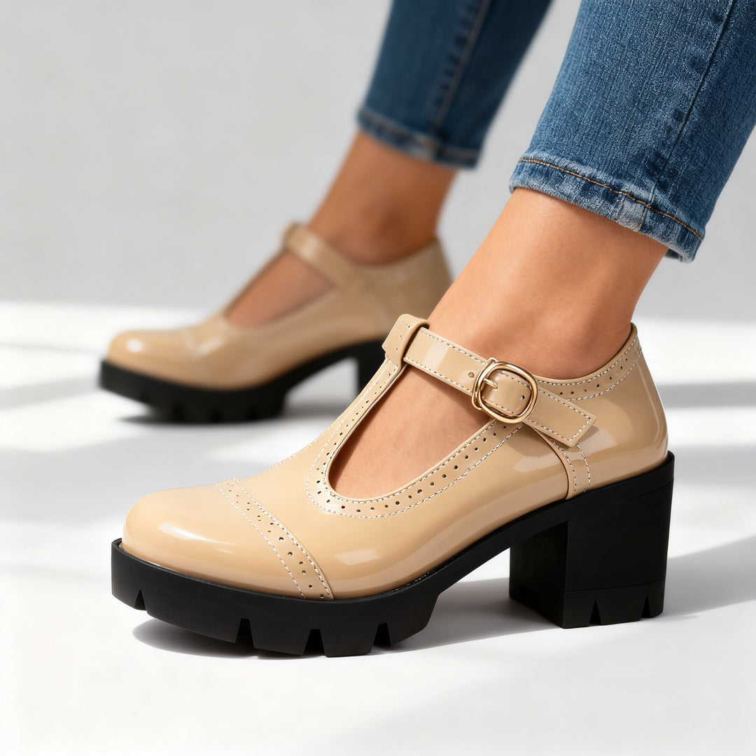 Scarpe eleganti donna mocassini brogue vintage beige, cinturino T-strap e tacco a blocco, per un look retrò chic.