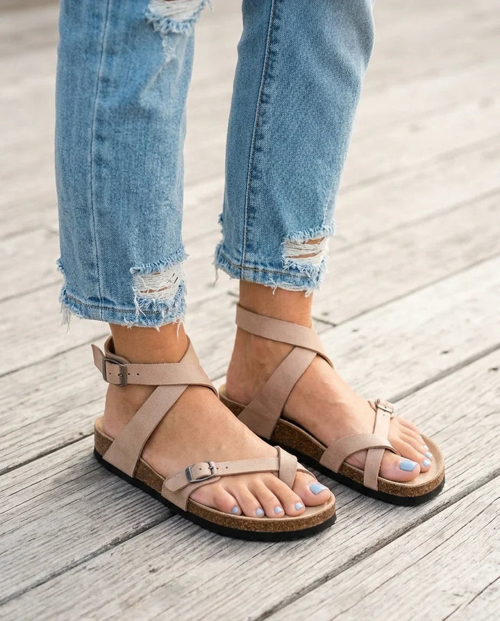 Sandali donna con fibbia regolabile alla caviglia, design elegante e pratico per l'estate.