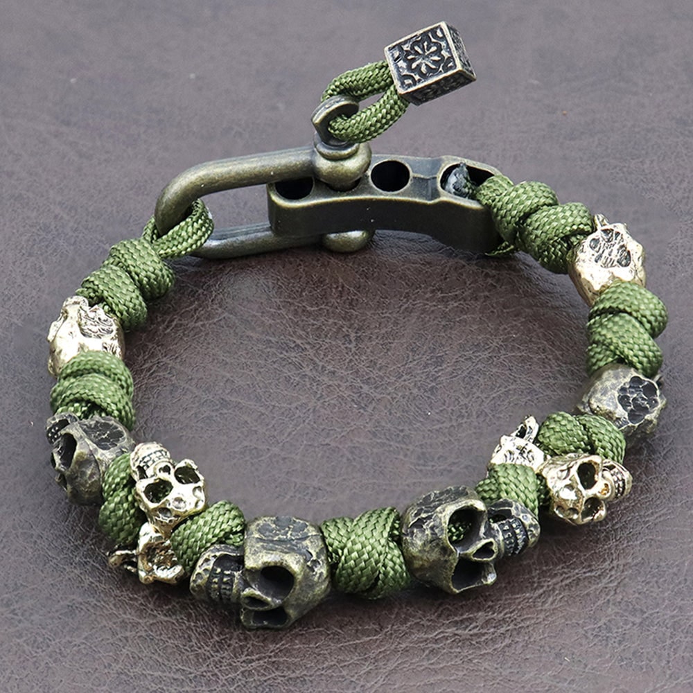 Bracciale uomo con teschio in rame placcato oro, regolabile. Perfetto accessorio gioiello uomo.