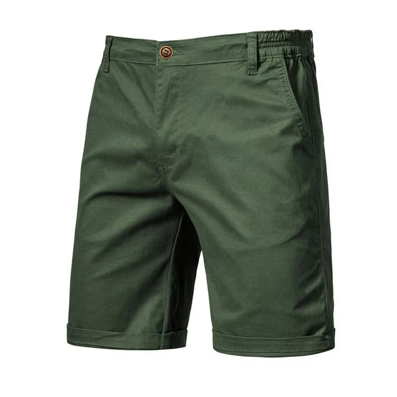 Pantaloncini uomo morbidi e comodi, con tasche laterali e bottone. Essenziali per outfit estivi versatili.