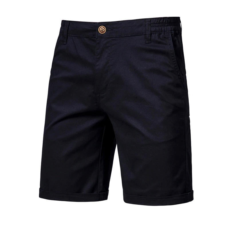 Pantaloncini uomo comodi per il giorno e tempo libero estivo, con tasche e chiusura a bottone. Stile casual.