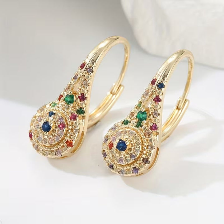 Eleganti orecchini a goccia da donna, placcati oro con perle e strass, perfetti come regalo o gioiello.