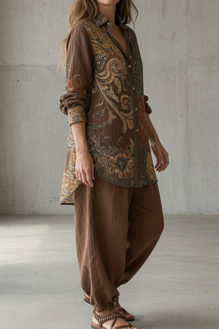 Completo donna estivo con camicia stampata e pantaloni fluidi. Stile vintage e abbigliamento casual per la moda femminile.