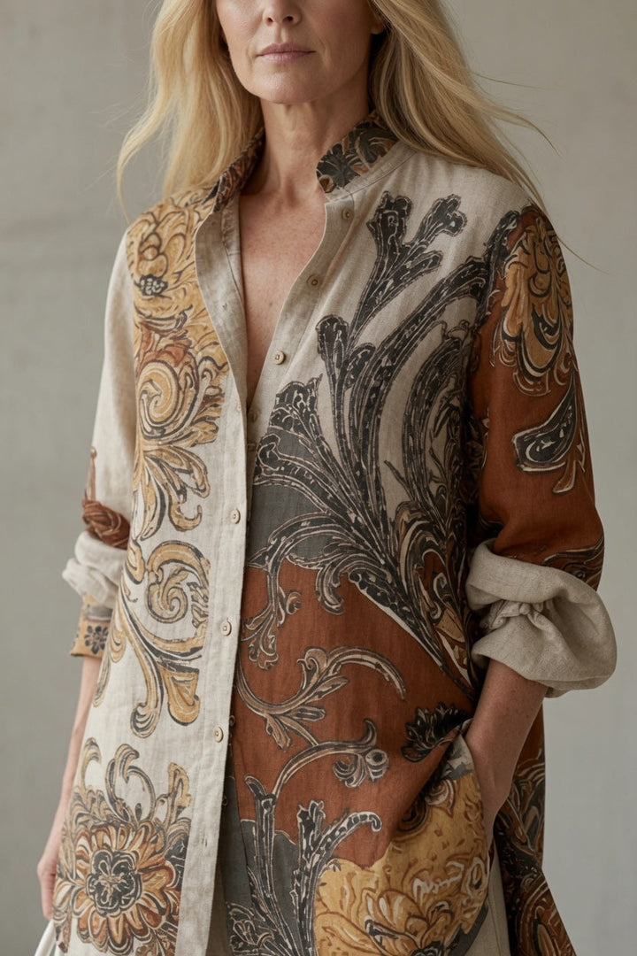 Moda femminile: completo donna vintage con camicia stampata e pantaloni fluidi. Outfit estivo casual per ogni occasione.