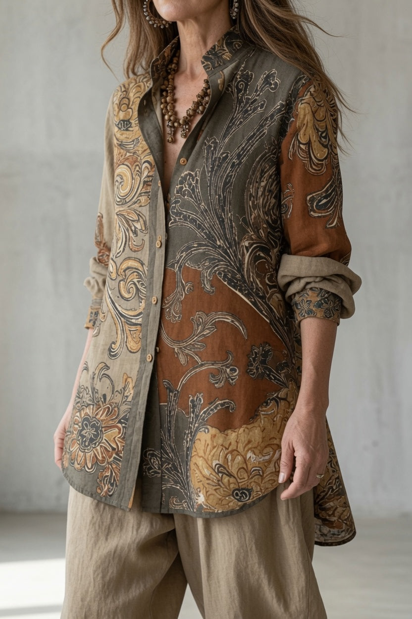 Camicia stampata vintage e pantaloni fluidi in un completo donna estivo. Design unico per un look casual-chic.