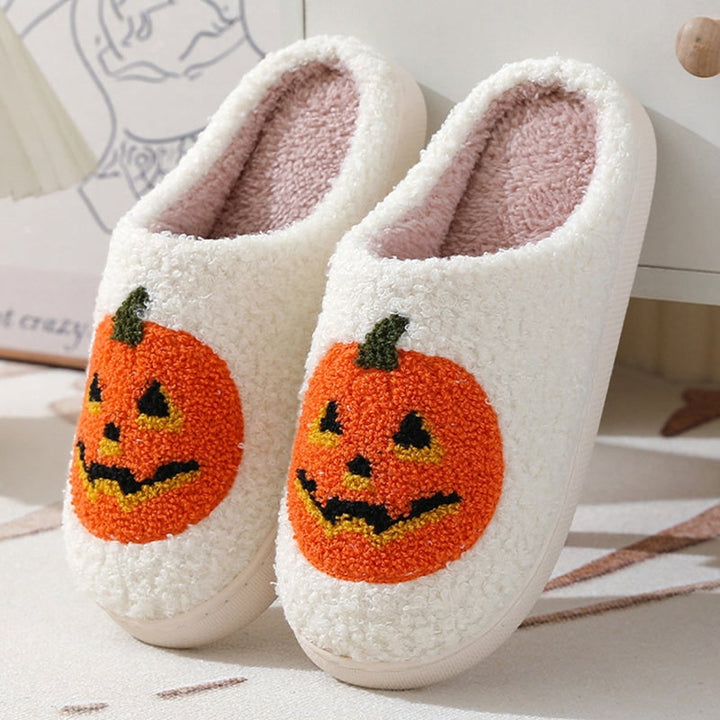 Ciabatte slip-on unisex Halloween con design zucca festivo, supporto arco, ideali per comfort autunnale.