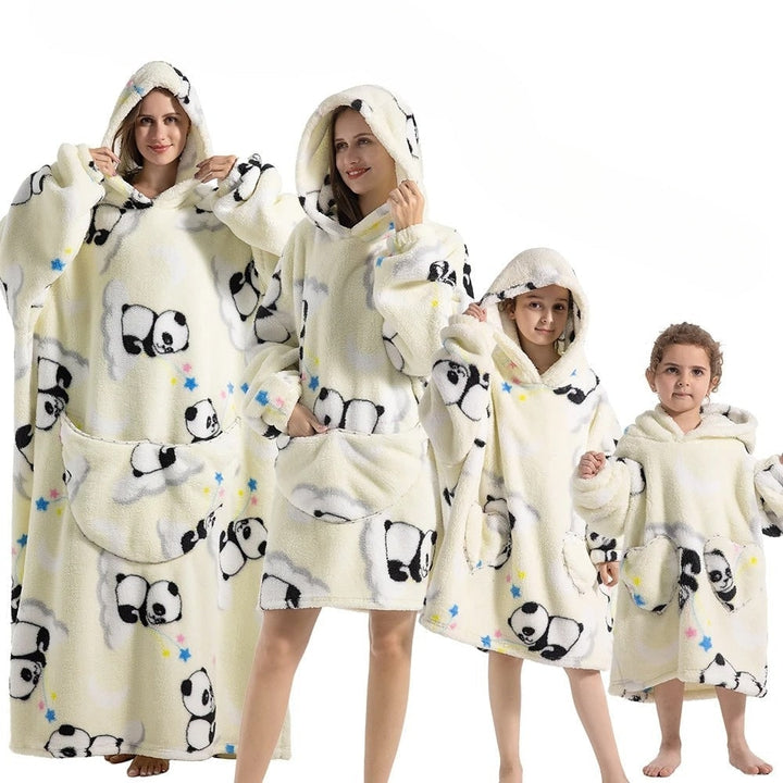 Regalo ideale: coperta plaid con cappuccio oversize, perfetta per momenti di relax e coccole a casa.