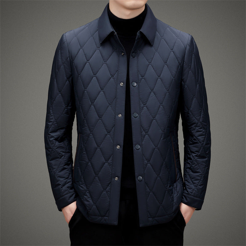 Giacca uomo leggera per l'autunno, versatile e di moda, perfetta per un look elegante o casual da esterno.
