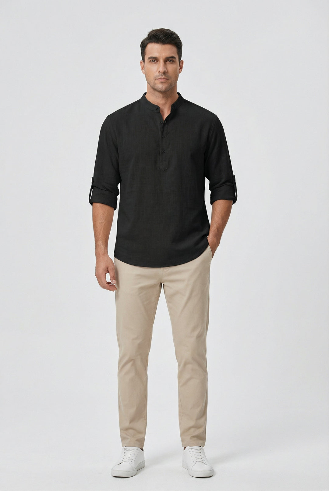 Camicia uomo estiva, comfort traspirante, maniche arrotolate, look fresco e rilassato per la moda uomo.