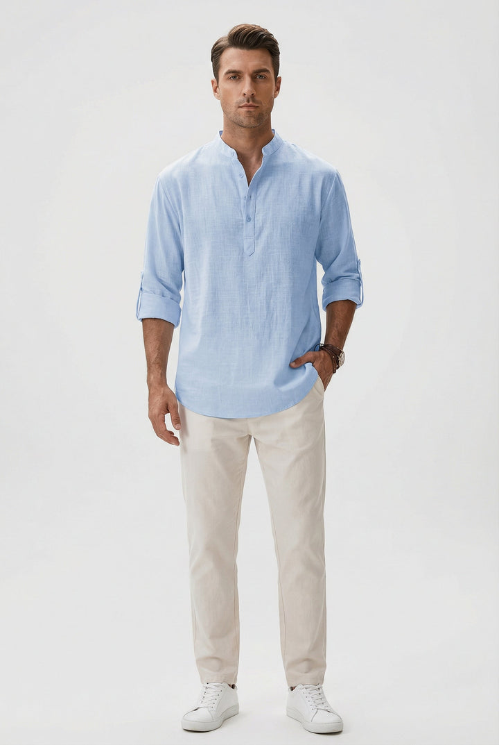 Camicia da uomo con maniche arrotolate, look casual estivo, comfort traspirante per ogni occasione.