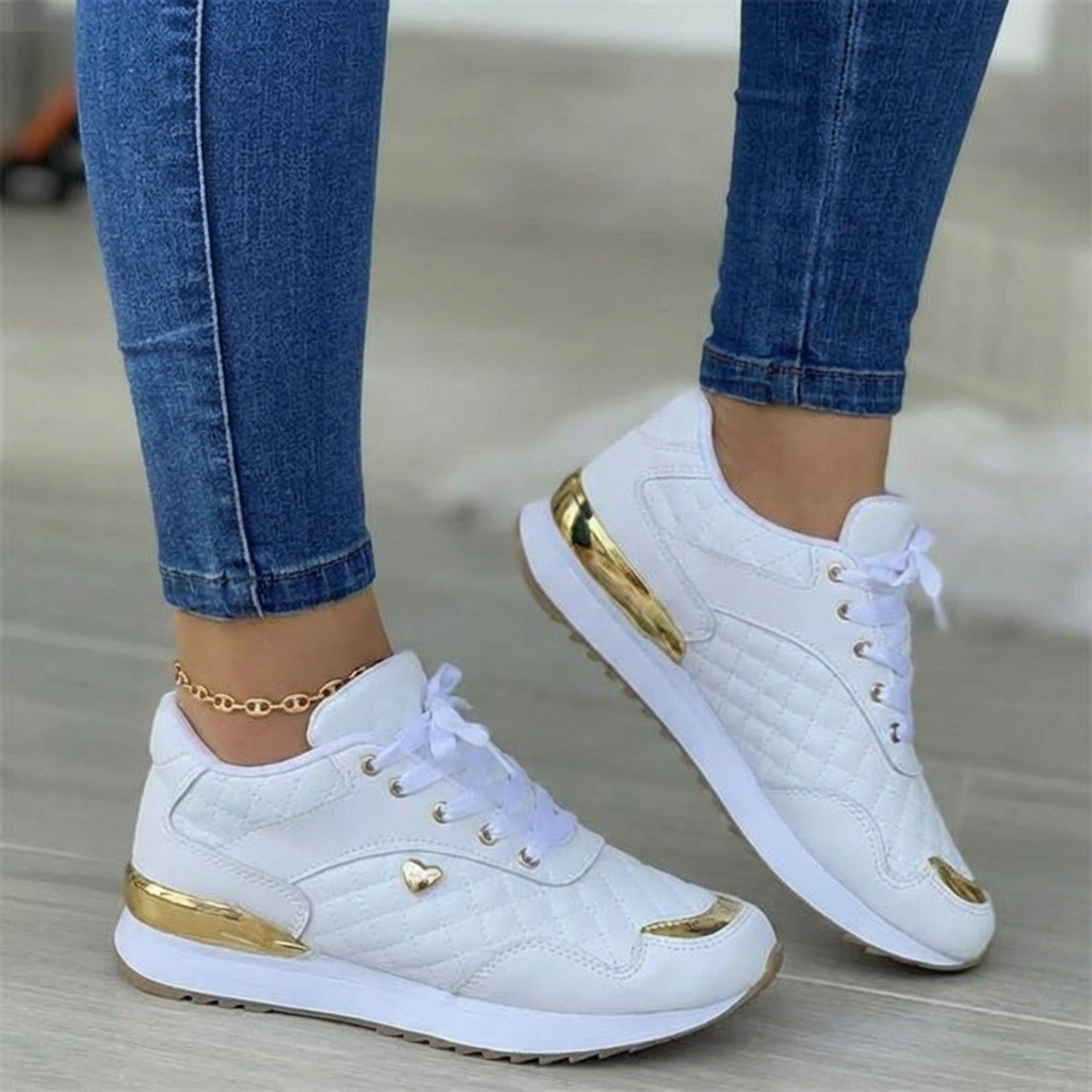 Sneakers donna nere con trama traspirante, leggere e confortevoli, assicurano stabilità e moda per ogni outfit.